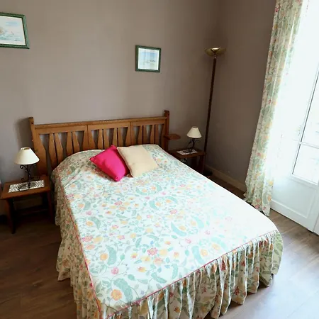 Le Bercail : Avec Balcon Et Parking, Vue Phare!