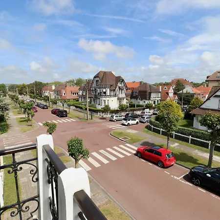 Le Bercail : Avec Balcon Et Parking, Vue Phare!